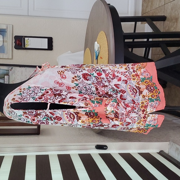 Top - Picture 2 of 6